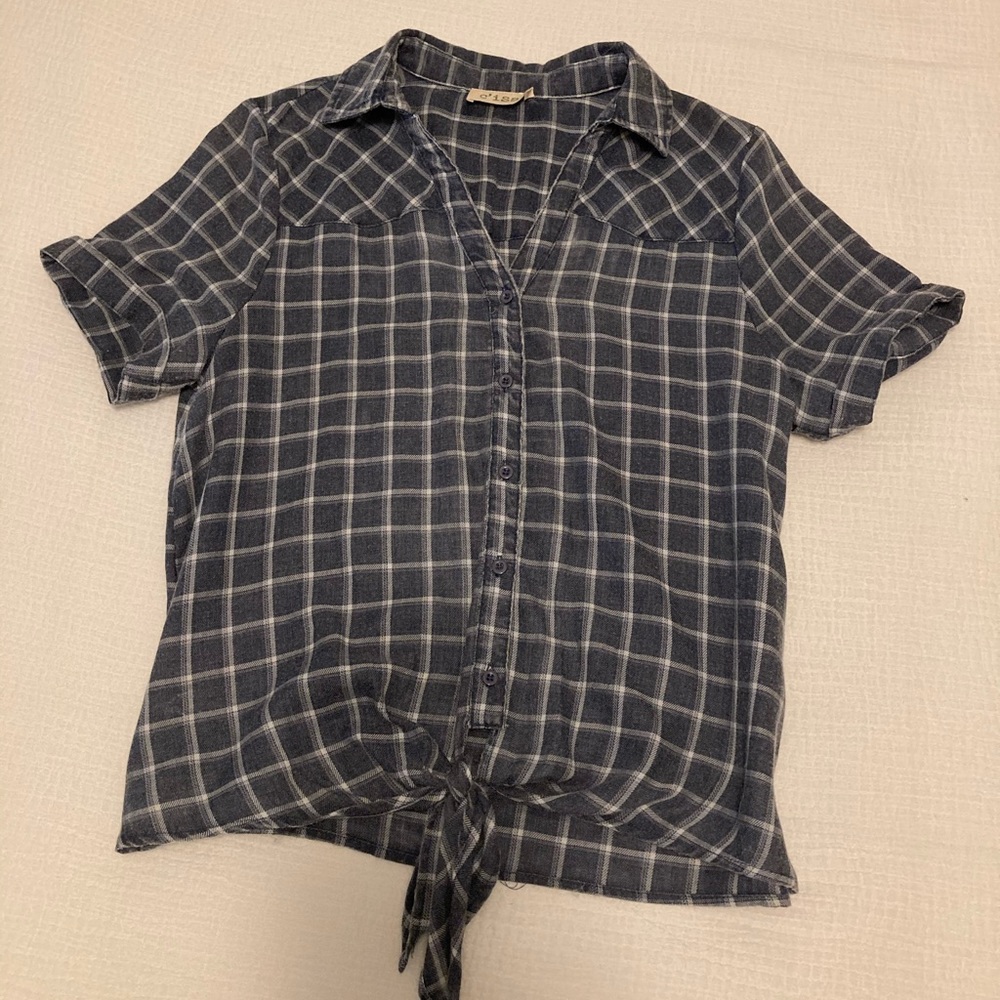 Trendy boutique top